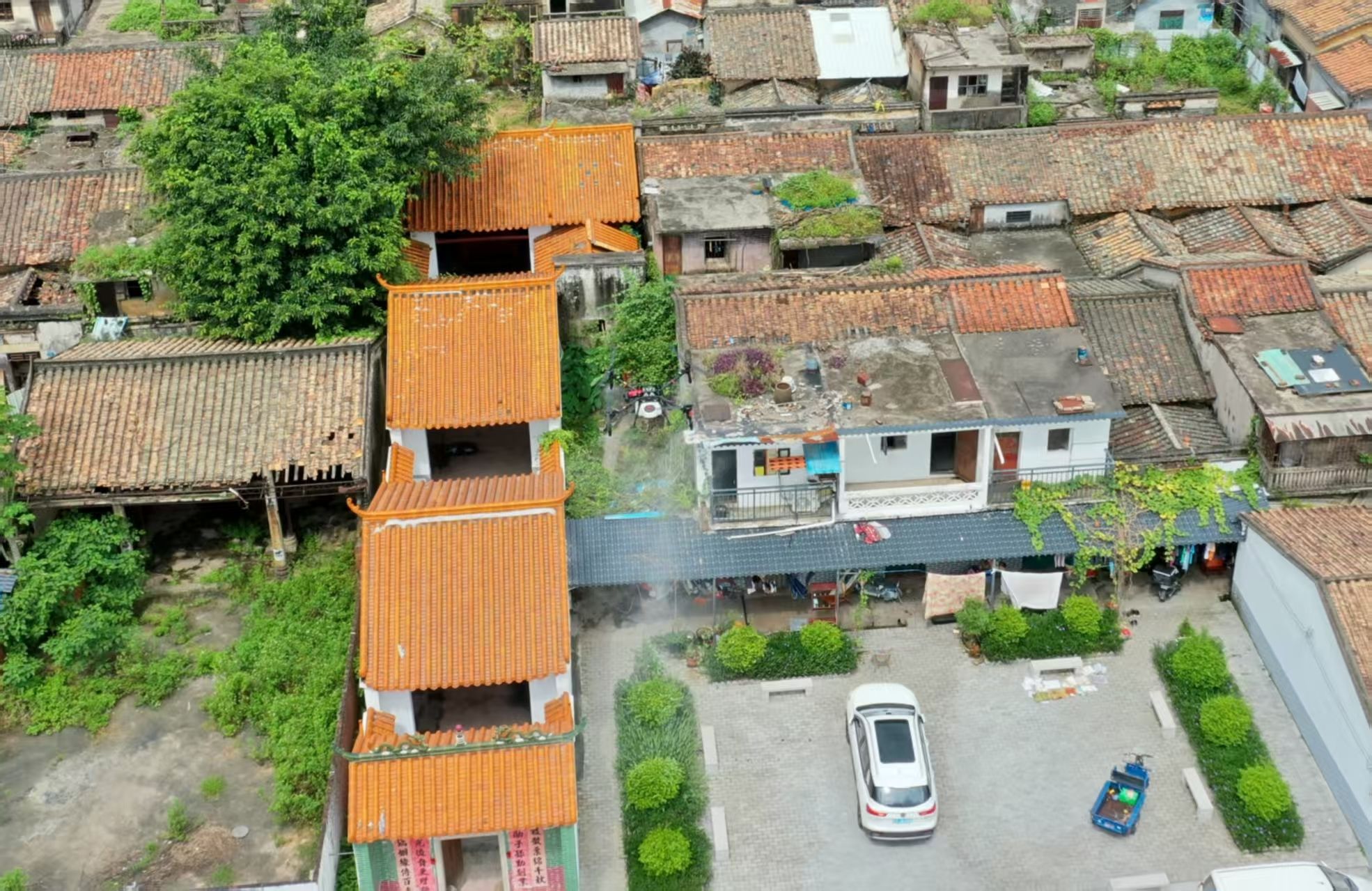 “空中+地面”联防联控无人机助力樟木头一社区灭蚊相关图片(3)