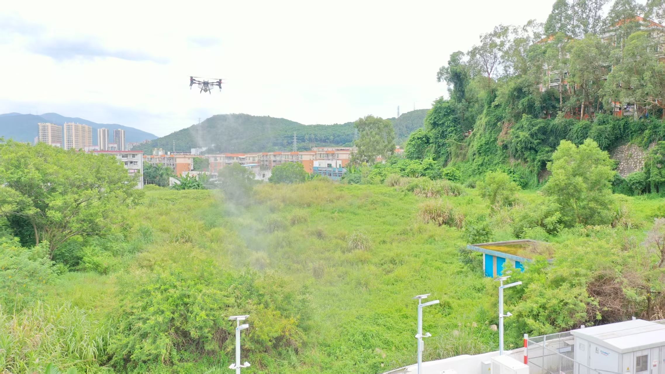 “空中+地面”联防联控无人机助力樟木头一社区灭蚊相关图片(4)